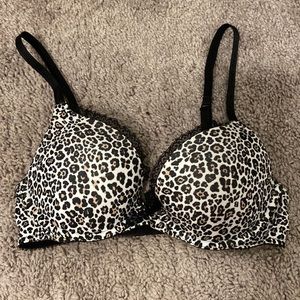 Victoria Secret Bra (never worn)